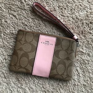Wristlet COACH On Sale!!!